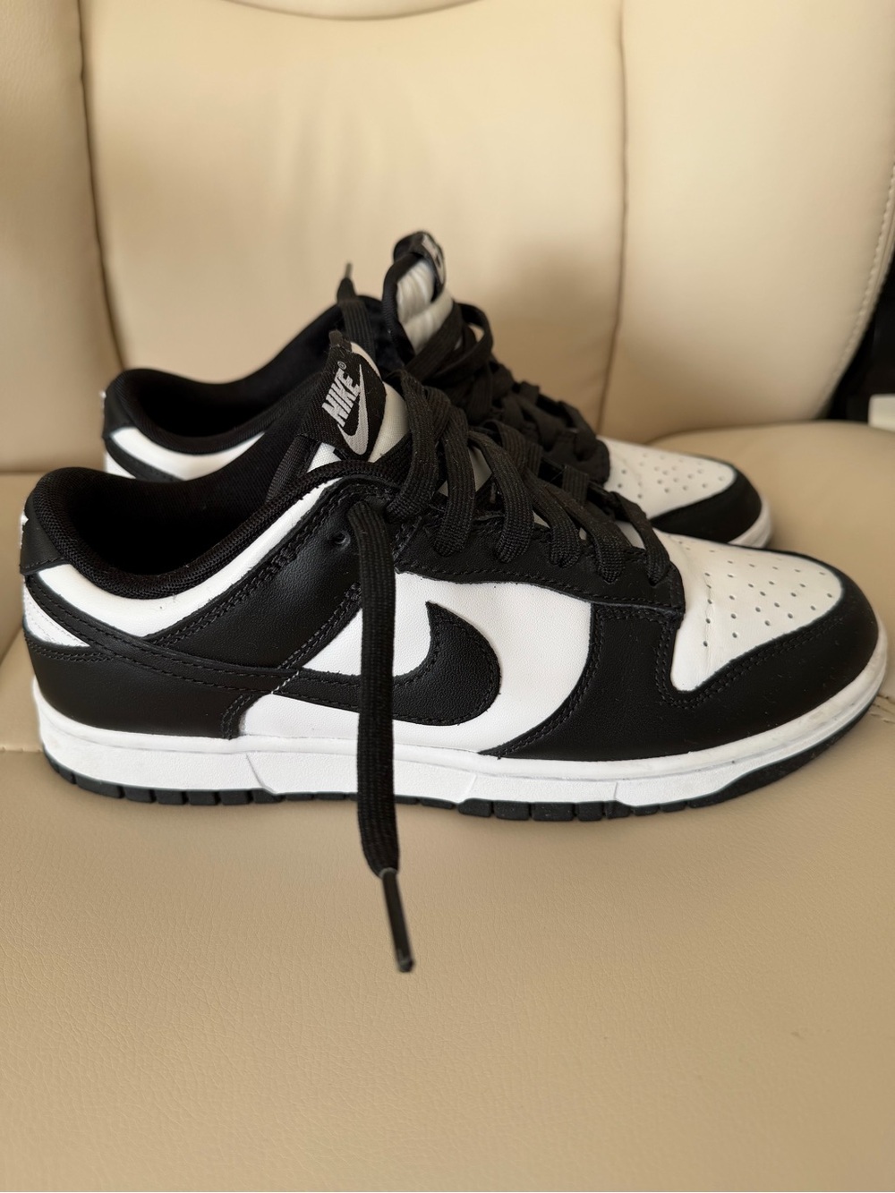Nike Black and White Low-Top Sneakers - Picture 2 of 3